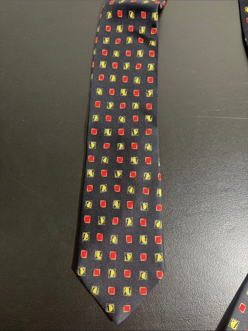 Brioni mens black square geometric pattern 100% silk neck tie EUC
